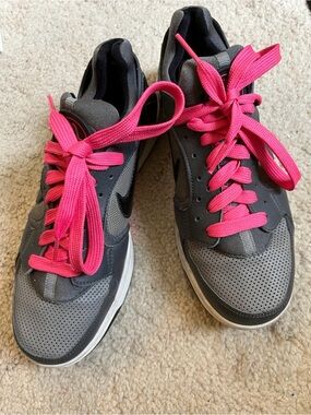 Nike Hurache dance low sneaker, Size 6